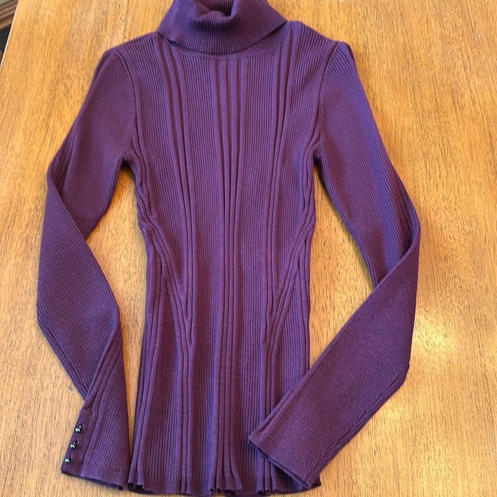 WHBM turtleneck size M NWT